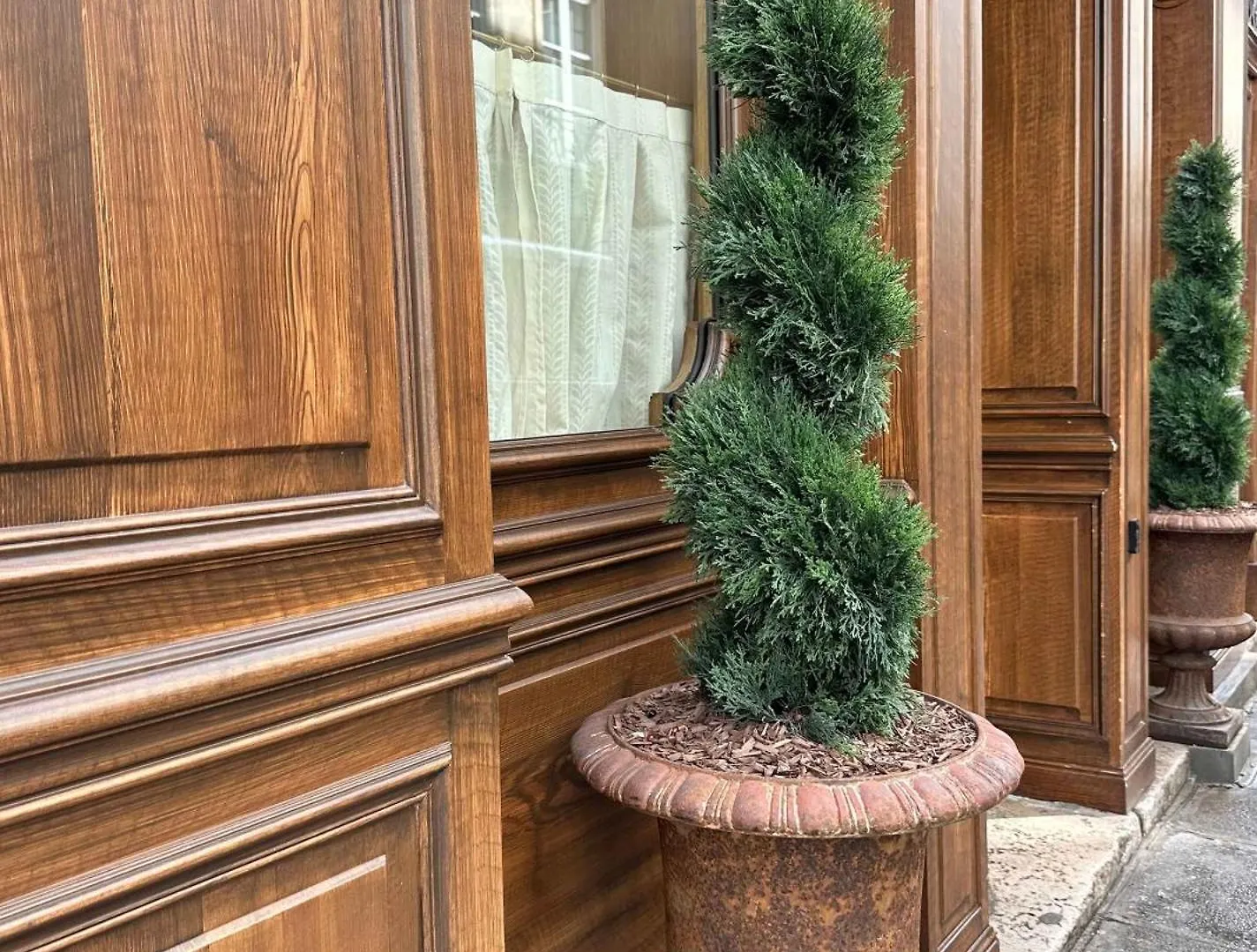 Perfect In Louvre Area * باريس